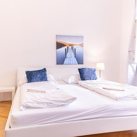 Amazing 2Br City Stay, Wiener Stadthalle ภายนอก รูปภาพ