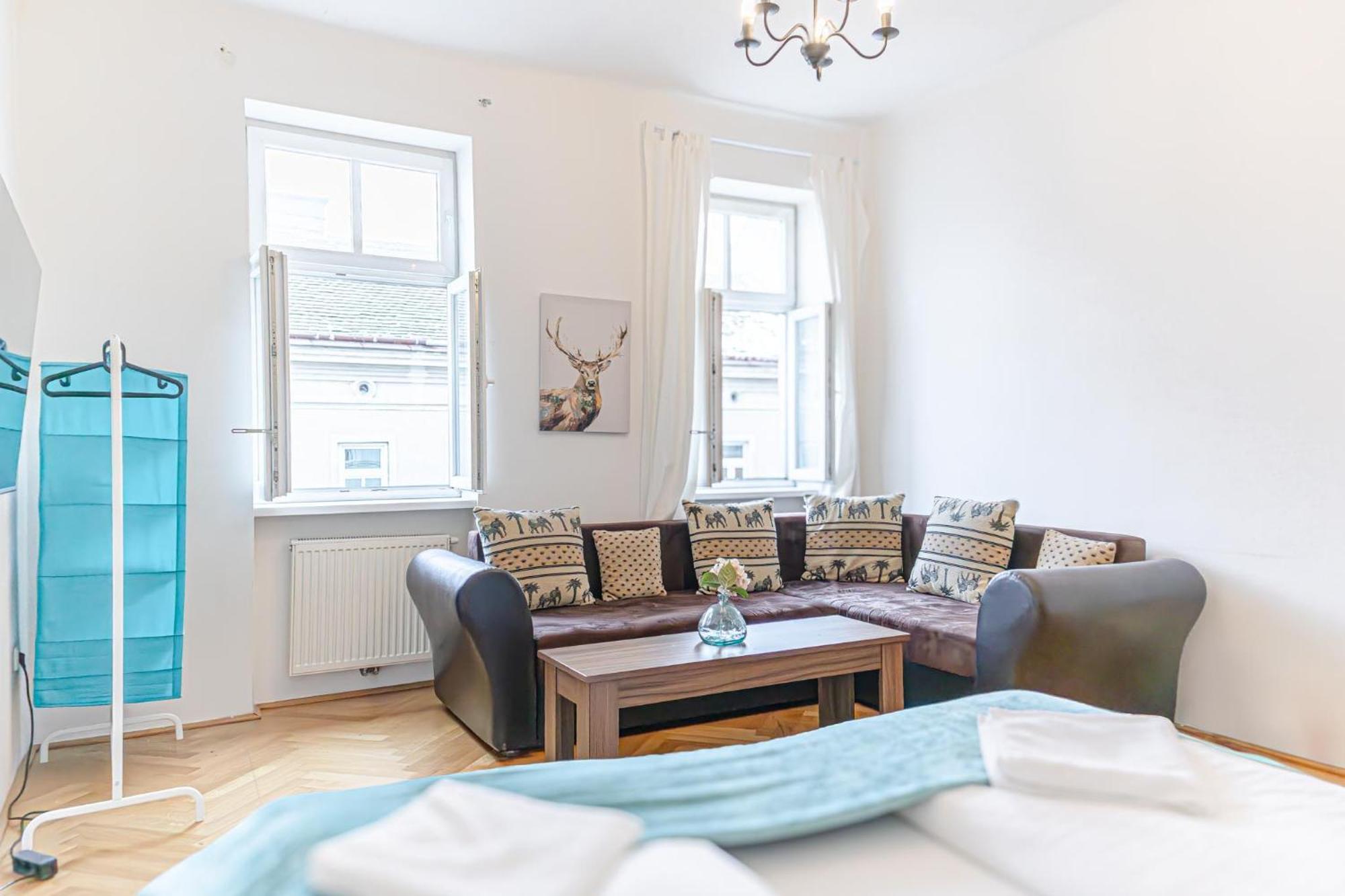 Amazing 2Br City Stay, Wiener Stadthalle ภายนอก รูปภาพ